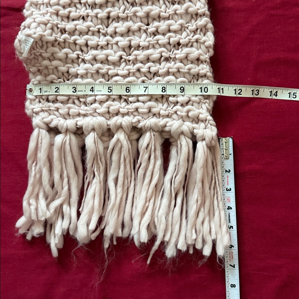 NWT Chunky Blush Knit Fringe Scarf - Picture 5 of 7